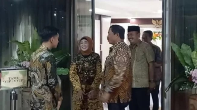 Momen Gibran Datang Terlambat di Halal Bihalal Pemprov Jateng, Ditinggal Pulang Sederet Pejabat Ini