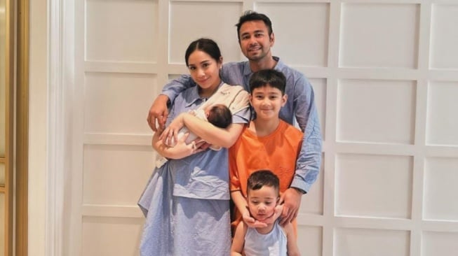 Mau Ikuti Jejak Raffi Ahmad dan Nagita Slavina Angkat Lily? Penuhi Syarat Adopsi Anak Ini