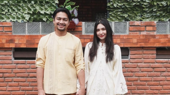 Potret Mikha Tambayong dan Ayah Ikut Rayakan Lebaran. (Instagram/miktambayong)