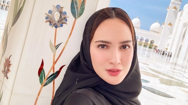 Potret Shandy Aulia Berhijab (Instagram/@shandyaulia)