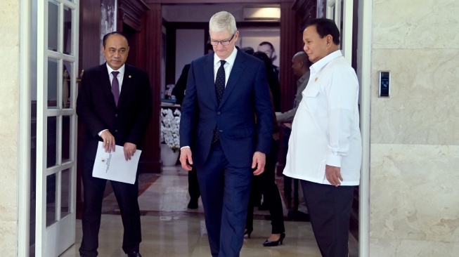 CEO Apple Tim Cook menemui Menteri Pertahanan Prabowo Subianto di Jakarta,  Rabu (17/4/2024). [Dok. biro humas kominfo]