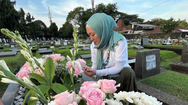 Ayah 3 Kali Tolak Adjie Massaid, Angelina Sondakh Pilih Mualaf dan Nikah Siri Diam-diam: Maafin Aku Dad!