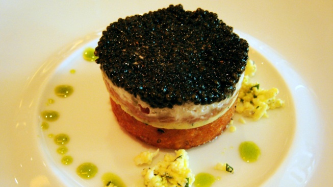 Ilustrasi hidangan dengan Osetra Caviar seperti di acara Lebaran Maia Estianty dan Irwan Mussry. (Flickr/Charles Haynes)