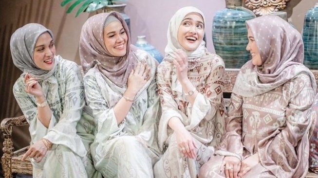 Potret Shandy Aulia Berhijab (Instagram/@shandyaulia)