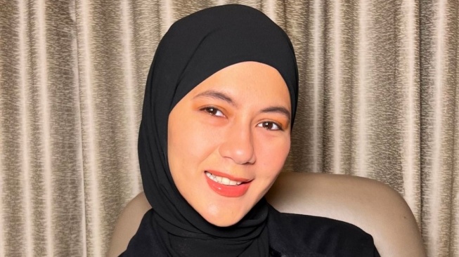 Potret Paula Verhoeven Berhijab (Instagram)