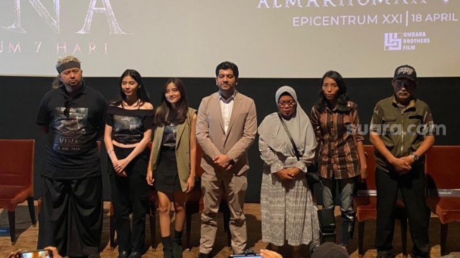 Konferensi pers film Vina: Sebelum 7 Hari di kawasan Kuningan, Jakarta Selatan, Kamis (18/4/2024). [Tiara Rosana/Suara.com]