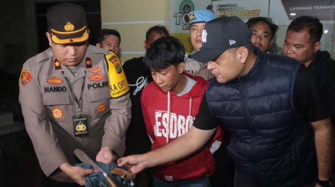 Diangkut Pakai Perahu dari Kepulauan Seribu, Buncing Pembacok Pedagang Nasgor di Cilincing Resmi Ditahan