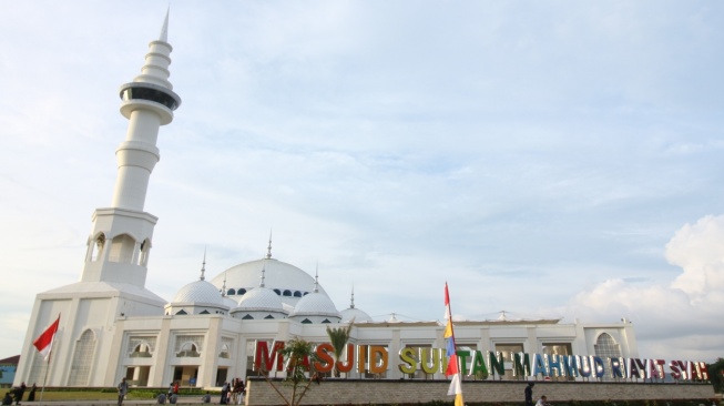 Masjid Agung Batam [suara.com/eliza gusmeri]