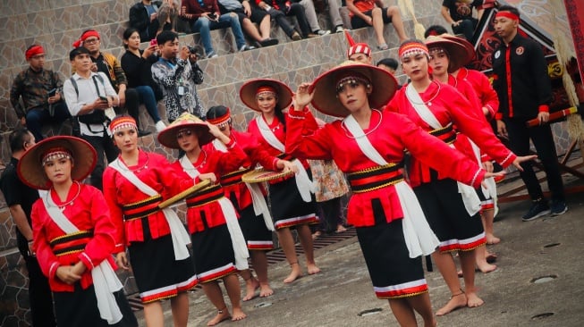 Jadi Hiburan Utama Naik Dango 1 DAD Pontianak, Ini Sejarah Tari Dayak Jonggan