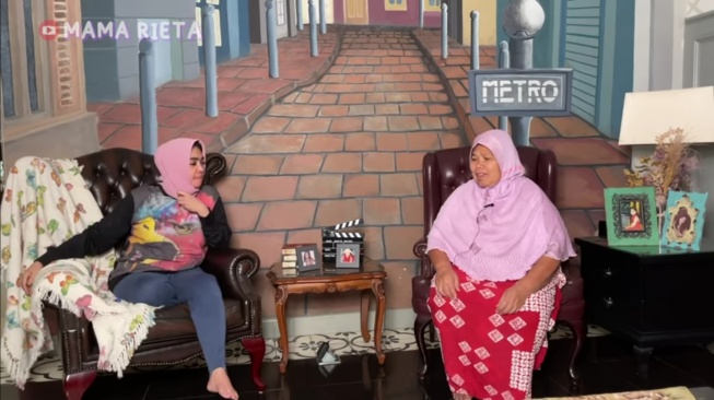 Rieta Amilia dan ART-nya, Mbok Yem, bongkar sifat asli Nagita Slavina (YouTube/Mama Rieta)