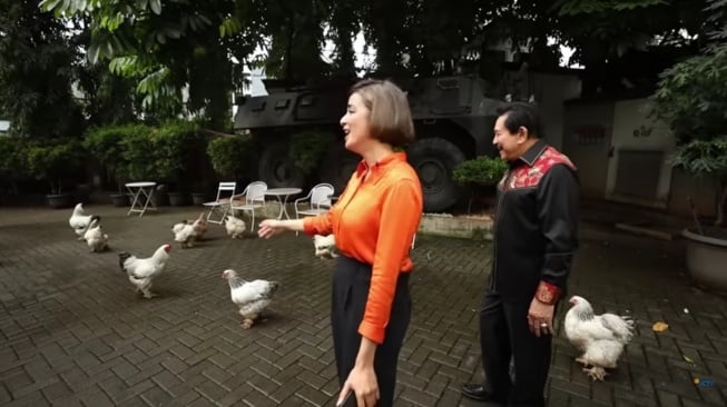 Panser di sudut halaman rumah AM Hendropriyono yang sering dijadikan tempat berkumpul hewan-hewan peliharaannya. (YouTube/SCTV)