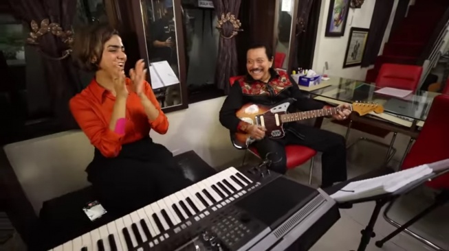 Ruang kerja dilengkapi dengan studio musik di rumah AM Hendropriyono. (YouTube/SCTV)