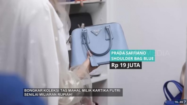 Koleksi tas Kartika Putri sebelum menikah. (YouTube/Trans7 Official)