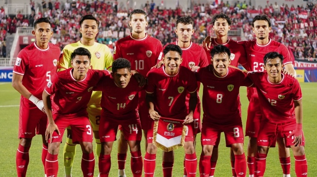 Timnas Indonesia U-23 melakukan sesi foto tim jelang menghadapi Yordania U-23 dalam matchday ketiga atau terakhir Grup A Piala Asia U-23 2024 di Stadion Abdullah bin Khalifa, Doha, Minggu (21/4/2024) malam WIB. [PSSI]