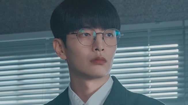 Potret Lee Min Ki di Drama Crash (Instagram/@channel.ena.d)