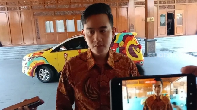 Gibran Tantang Komarudin Soal Bukan Lagi Kader PDIP: Dipecat Juga Nggak Apa-apa!