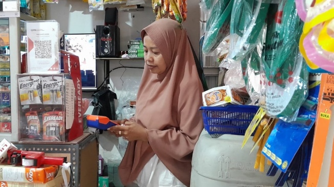 Tak Hanya Jual Beras dan Bawang, Kisah Sugiyarti Layani Transaksi Keuangan dengan Menjadi Agen BRILink