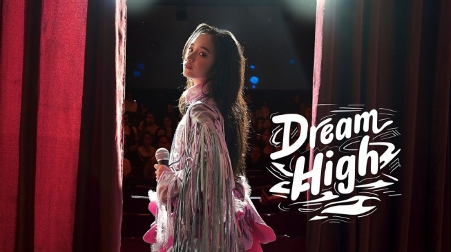 Jelang Berangkat ke Amerika, Evolette Alexandra Rilis Lagu Dream High