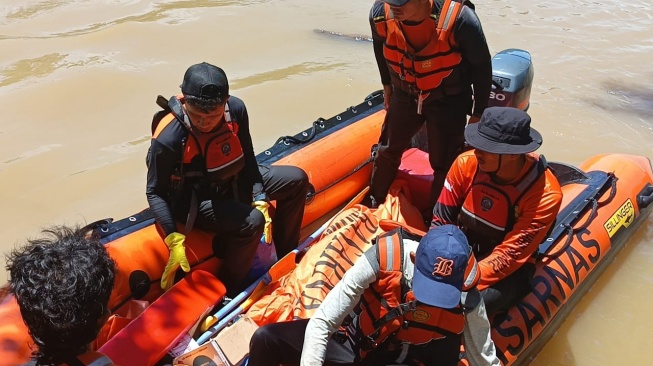 Jasad Petani di Pesisir Selatan Ditemukan Usai Tiga Hari Hanyut Terseret Arus Sungai