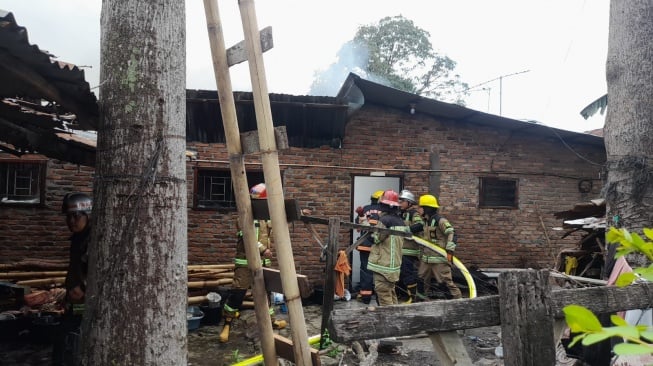 Asrama Kowilhan TNI AD di Medan Diamuk Api, 8 Rumah Ludes Terbakar