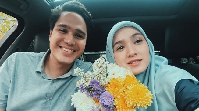 Mischa Chandrawinata dan Cut Syifa. [Instagram]