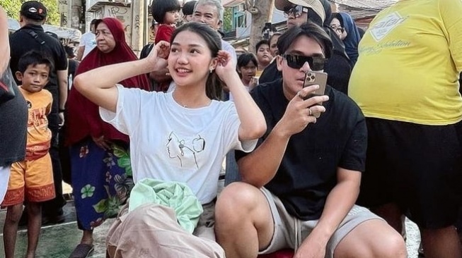 Potret Kedekatan Chandrika Chika dan Billy Syahputra (Instagram/@chndrika_)