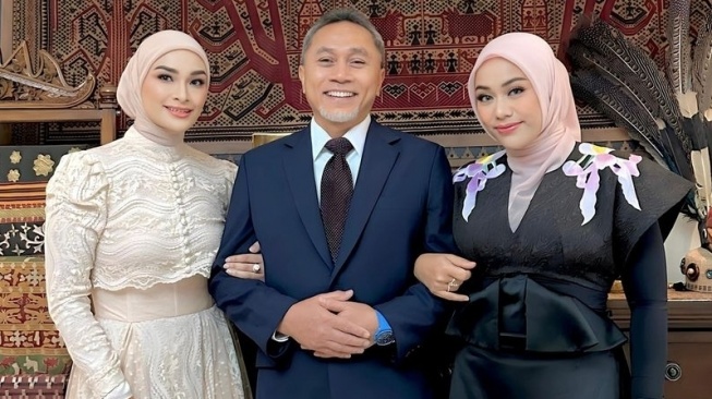 Putri Zulhas dan Zita Anjani Suka Bikin Kontroversi, Padahal Pendidikannya Sama-sama Moncer!