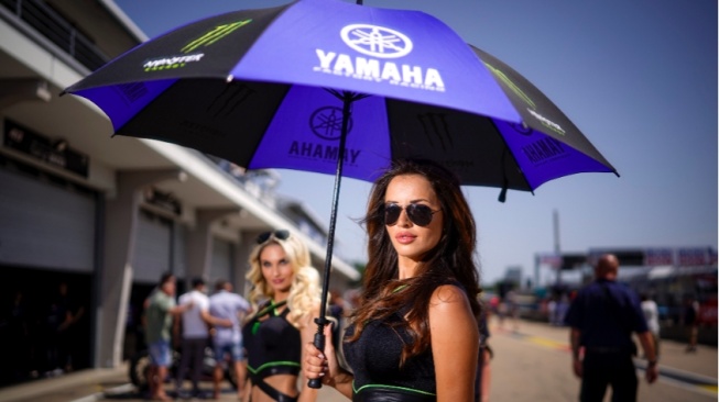 Beda Pendapat Petinggi Formula 1 dan MotoGP soal Adanya Umbrella Girl