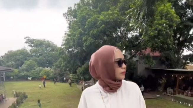 Dituntut Minta Maaf Usai Posting Produk Pro Israel, Zita Anjani Malah Unggah Video Main Tenis