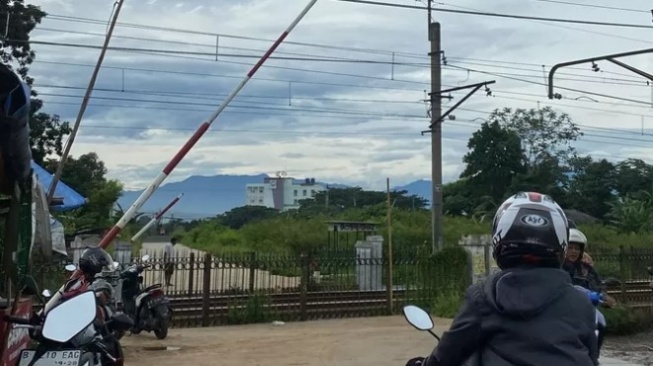 Jalan Bomang Segera Diambil Alih Pusat, Harapan Baru Warga Terwujud?