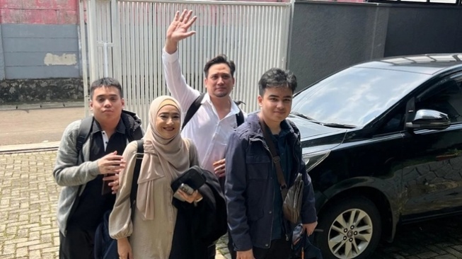 Potret Tengku Firmansyah dan Cindy Fatikasari di Kanada (Instagram/@tengku_firmansyah)