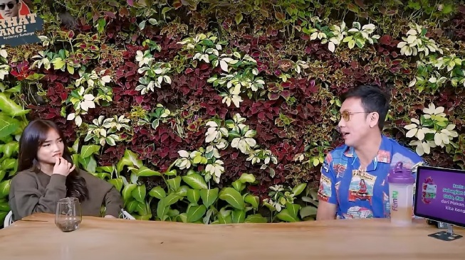 Fuji dan Denny Sumargo (YouTube/Curhat Bang Denny Sumargo)