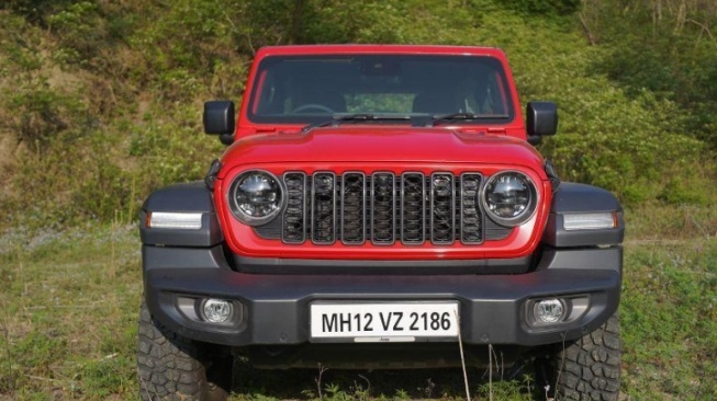 Jeep Wrangler facelift (Carandbike)