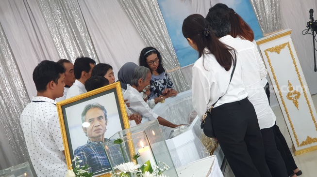 Joko Pinurbo di Mata Sang Istri: Pribadi yang Sederhana