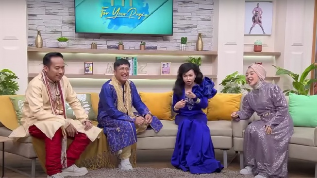 Lady Rara dan Irfan Hakim cs dalam acara televisi (YouTube/TRANS7 Official)