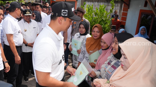 Bahtiar Baharuddin Dampingi Menteri AHY Serahkan Sertipikat Pesantren, Gereja, dan Vihara