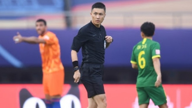 Wasit Timnas Indonesia U-23 vs Uzbekistan Shen Yinhao Punya Jejak Kriminal [Tangkap layar Twitter]