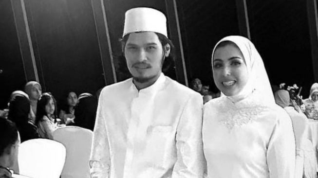 Virzha dan sang istri, Sausan Sabrina. (TikTok)