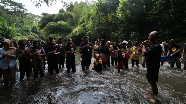 Keseruan Yoursay “Love Earth Plant Hope” pada Minggu (28/4/2024).[Yoursay]