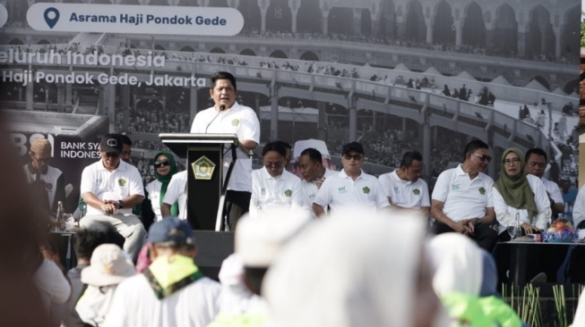 Sekjen Kemenag M Ali Ramdhani saat launching Senam Haji Indonesia di Asrama Haji Pondok Gede, Jakarta. [Kemenag]