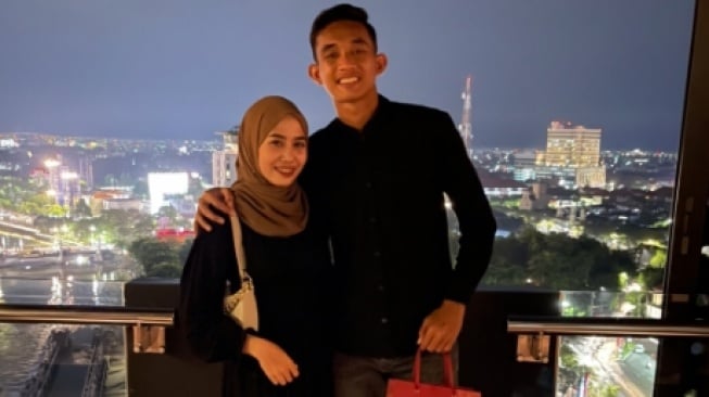 5 Potret Rizky Ridho dan Pacar, Kapten Timnas Indonesia U-23 Tak Kalah Bucin dari Pratama Arhan