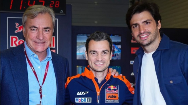 Coba-Coba Motor MotoGP di Jerez, Carlos Sainz Malah Keasikan