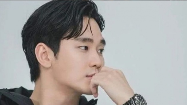 Dipuji di Queen of Tears, Ini 4 Penghargaan Bergengsi Hasil Kerja Keras Kim Soo Hyun