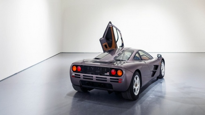 Setipe dengan Mobil Mr Bean, McLaren F1 Ini Dilelang dengan Harga Tembus Ratusan Miliar