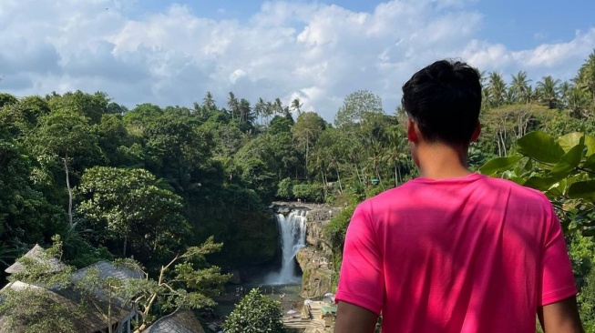 Foto liburan Rafael Struick di Bali [Instagram/rafaelstruick]