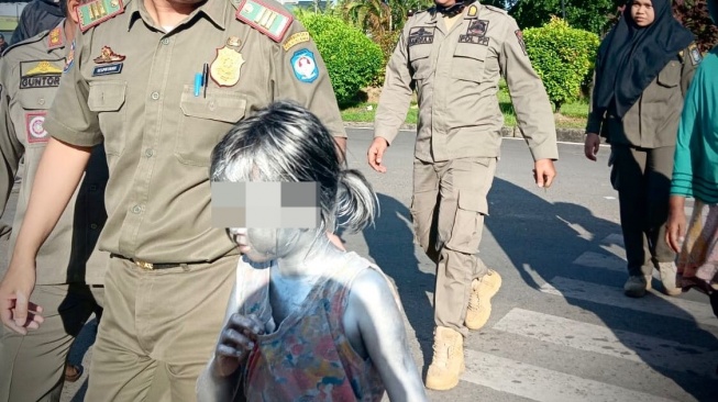 Dinilai Meresahkan, Satpol PP Kubu Raya Amankan Bocah Manusia Silver hingga Anak Punk