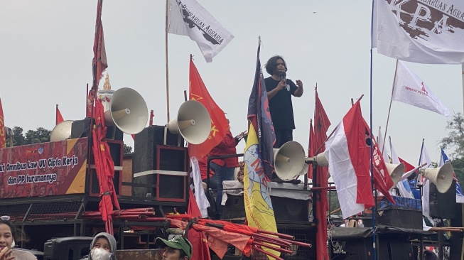 Hari Ini Buruh Demo Lagi di Jakarta, TransJakarta Ubah Rute Bus, Begini Lengkapnya!