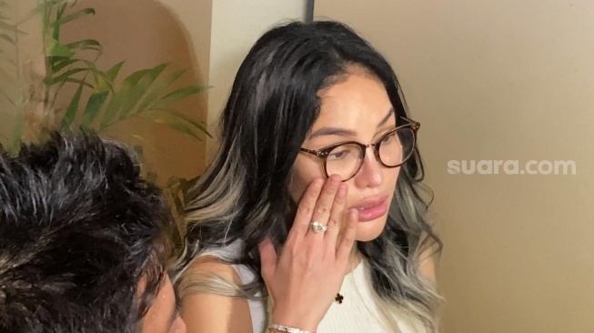 Usai Putus, Nikita Mirzani Cuek saat Dihubungi Rizky Irmansyah