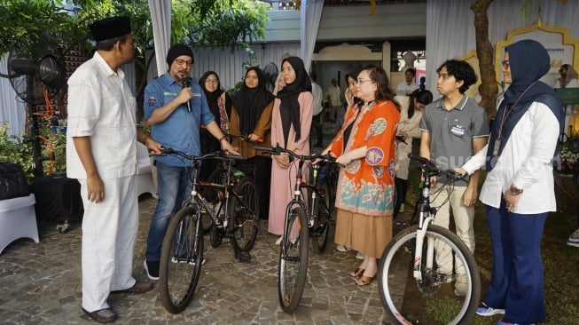 Tebar Semangat Kebaikan: Pertamina Foundation Santuni Anak Yatim dan Bagikan Sepeda Gratis