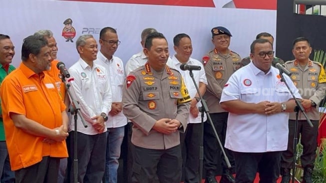 Momen May Day, Kapolri Rekrut Presiden KSPSI Andi Gani jadi Staf Ahlinya: Moga Buruh Makin Sejahtera